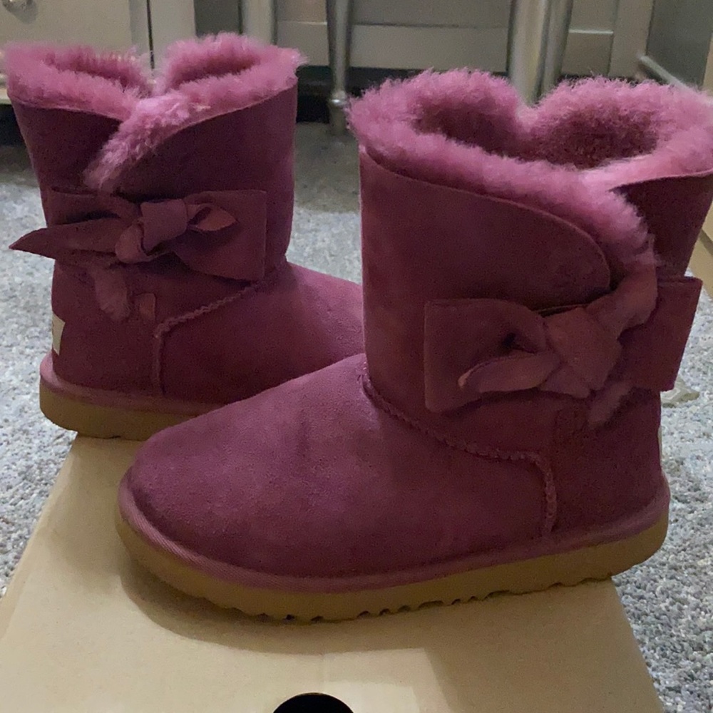 UGG kDaelynn kids 3